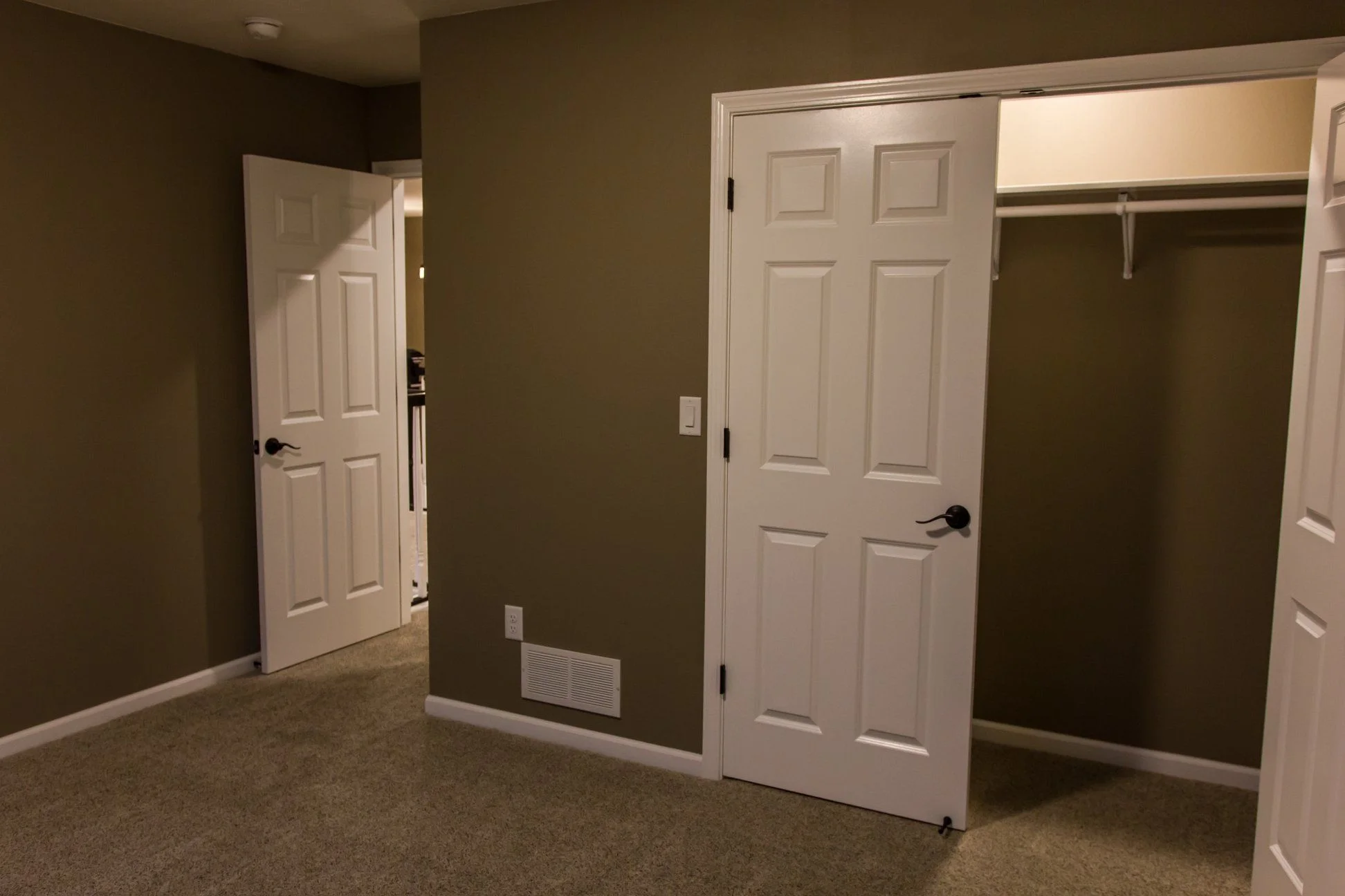 Anasazi Builders Custom Bedroom with Walk-in Closet.